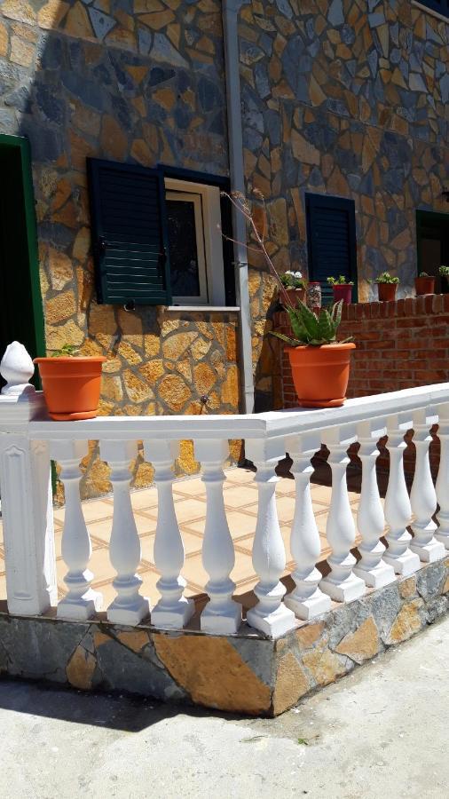 Villa Fredi Orikum Exterior foto